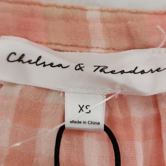 Chelsea & Theodore Peachy Pink Plaid Gauze Like Short Sleeve Womens Size XSmall - Picture 3 of 12